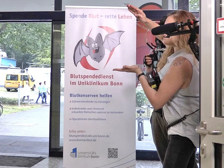 Moderator Eckart von Hirschhausen will es genau wissen: