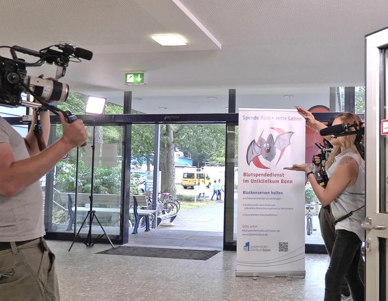 Moderator Eckart von Hirschhausen will es genau wissen: