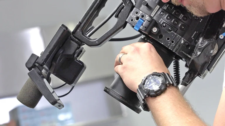 Moderator Eckart von Hirschhausen will es genau wissen: