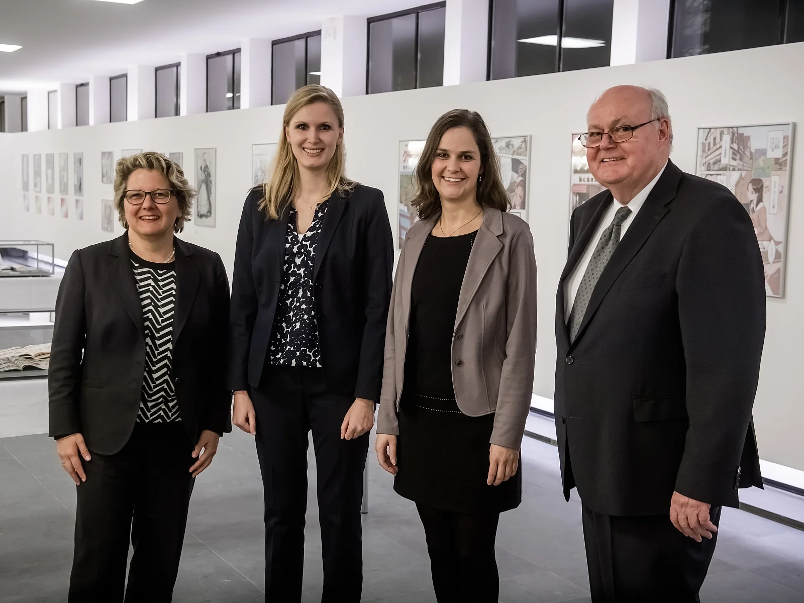 Gruppenbild mit Ministerin