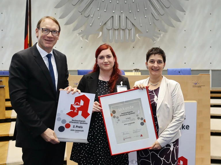 Nachwuchspreis öffentliche Apotheke - 2. Platz Blutspendemarathon "Vampire Cup“: