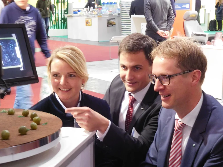 NRW-Umweltministerin lernt Bonner Entdeckung kennen