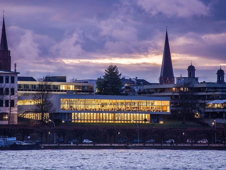 200 Jahre Dienst an Profs und Studis