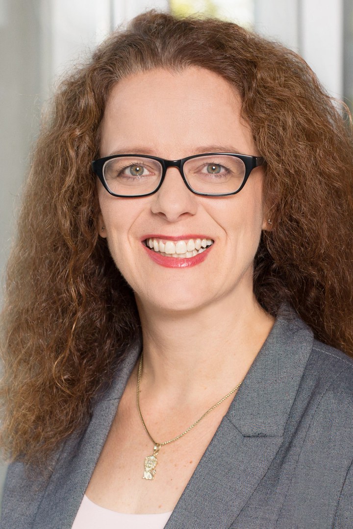 Prof. Dr. Isabel Schnabel