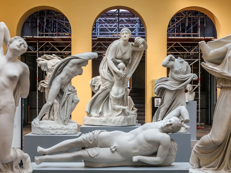 Gerüst im Akademischen Kunstmuseum der Uni Bonn