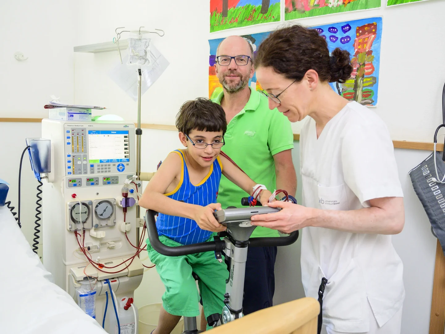 Spende der Ursula-Rahman-Stiftung fördert Projekt „Dialysezeit“ für nierenkranke Kinder und Jugendliche: