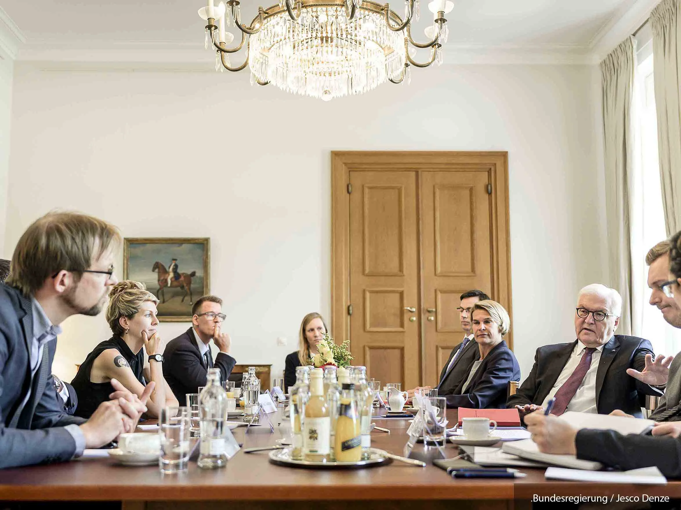 Autoren der Demokratie-Reihe in Schloss Bellevue