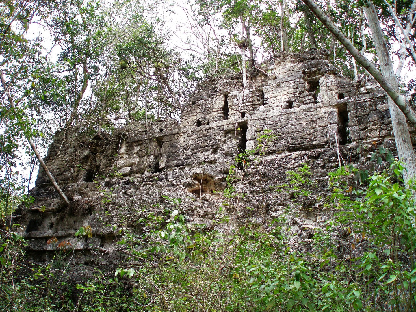 Südfassade einer Ruine in Olvidado