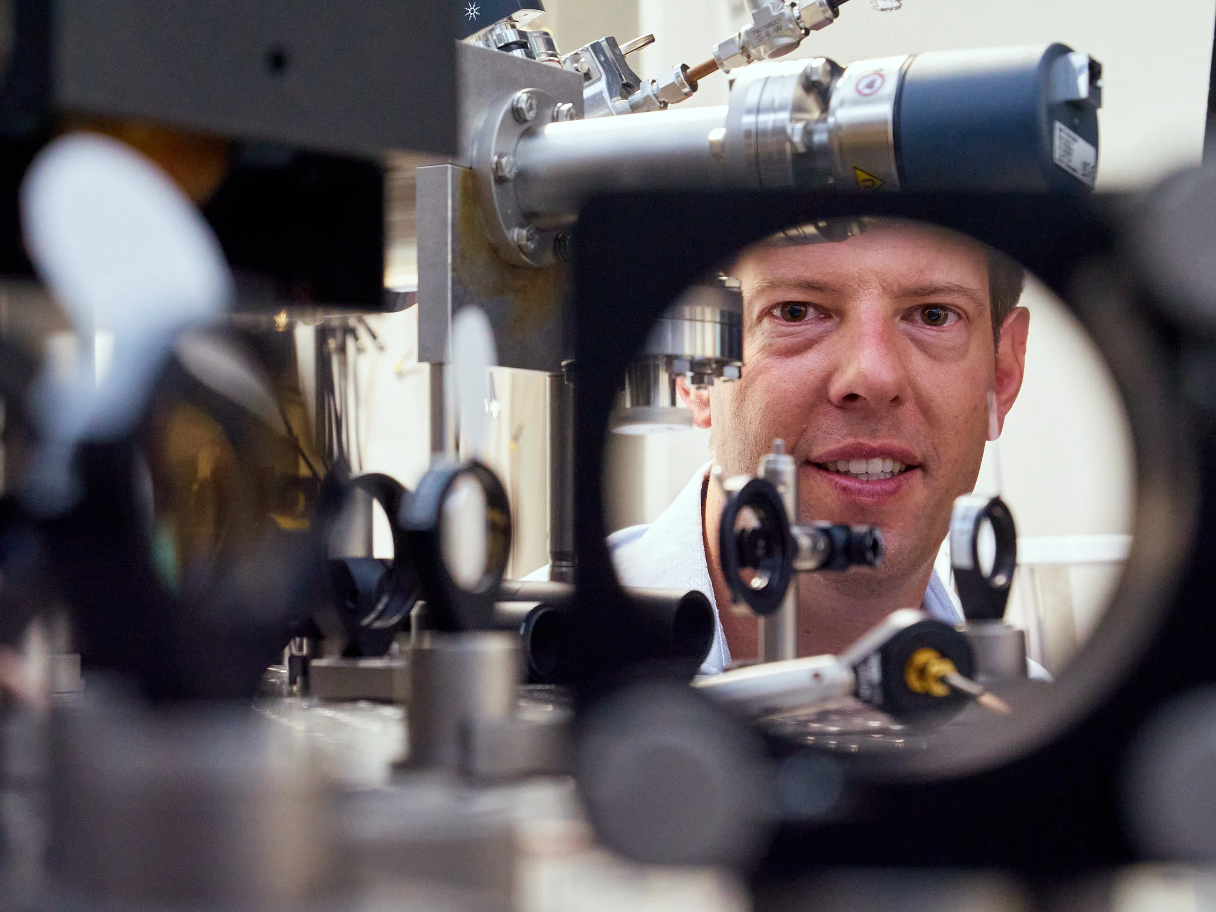 Physicist honored for excellent teaching