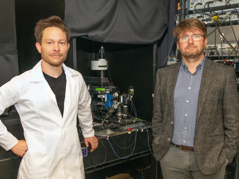 At the experimental setup for combined electrophysiology and fluorescence microscopy: