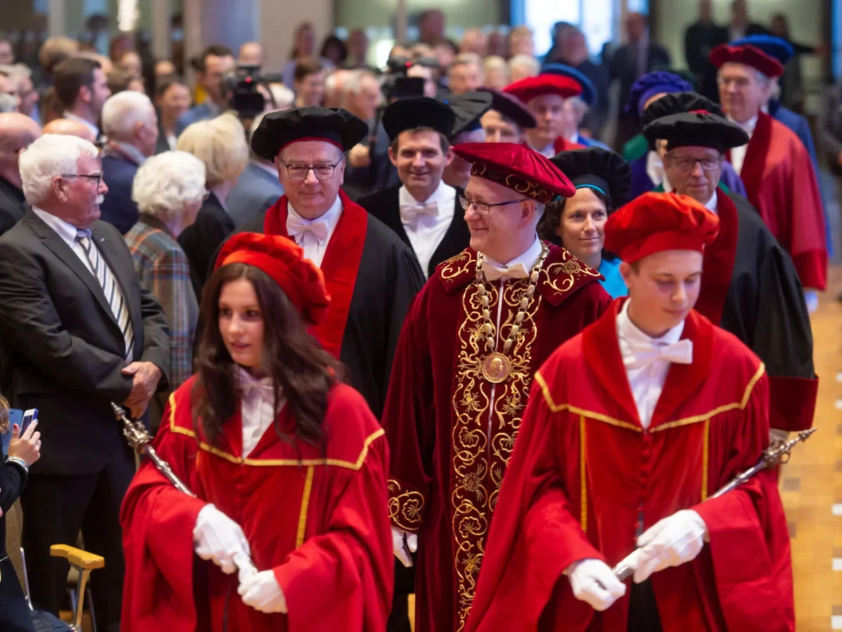 Tradition dictates that a new academic will be opened on October 18, the anniversary of the university of Bonn.