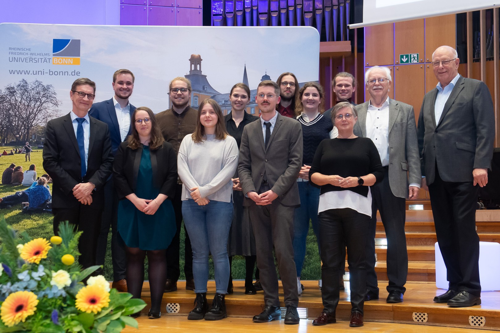 Outstanding doctoral theses and student engagement were rewarded at the traditional winter soirée organized by the Universitätsgesellschaft Bonn (UGB).