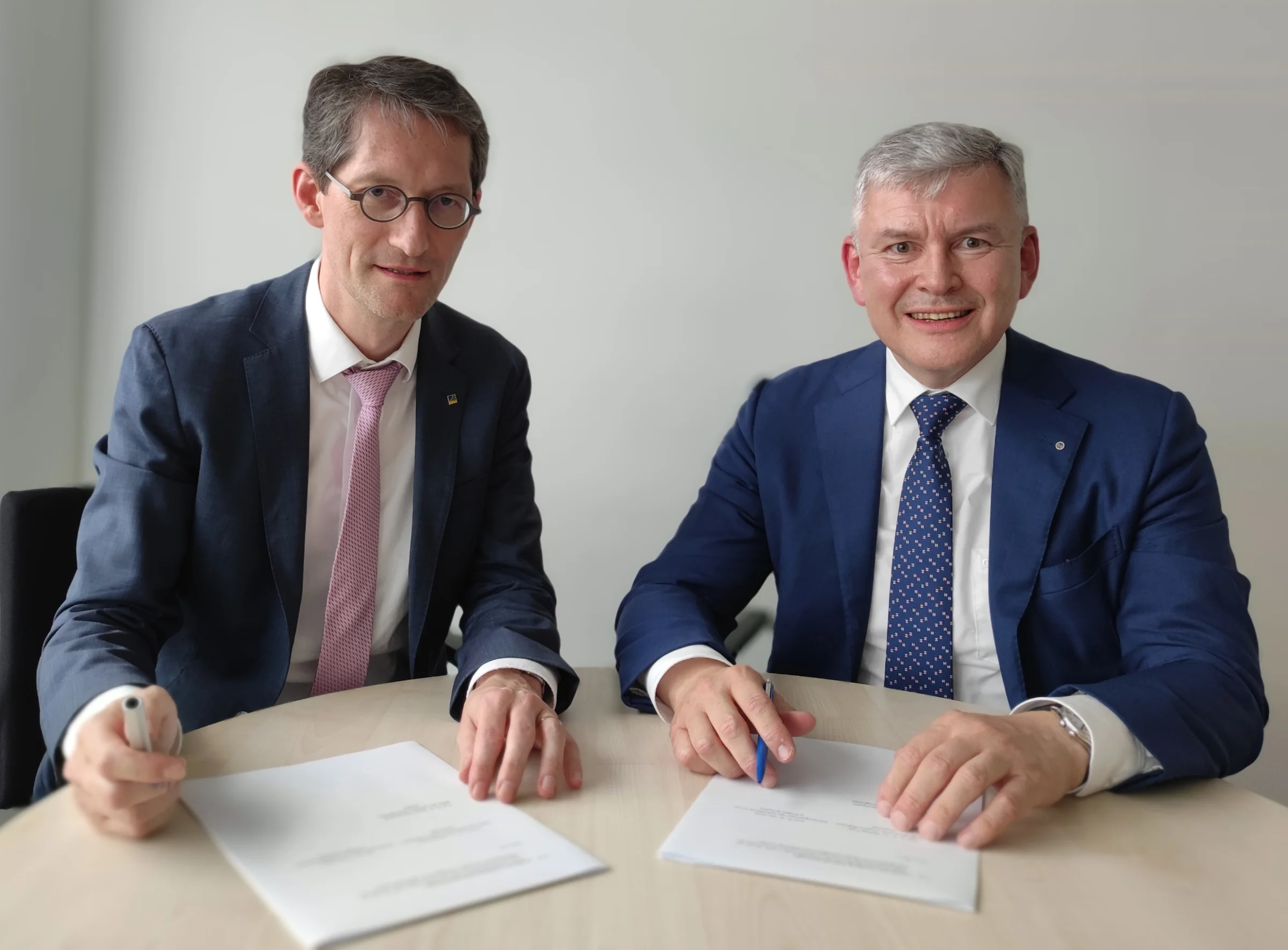 Signing the cooperation agreement: