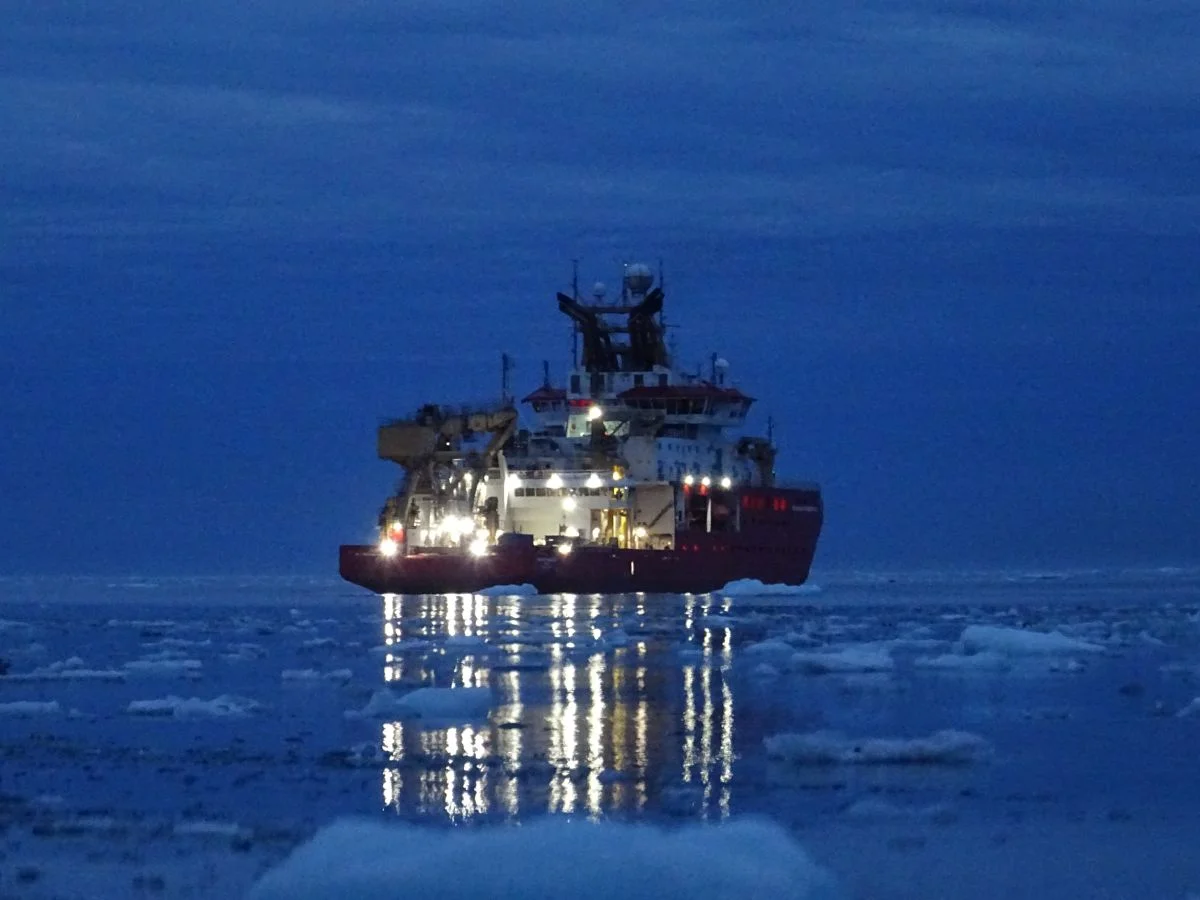 12_Sir DA vom Boot aus.jpg