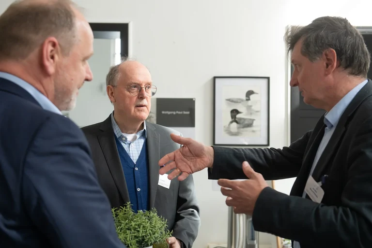 Professor Joachim von Braun, former Director of the ZEF, in conversation with fellow attendees