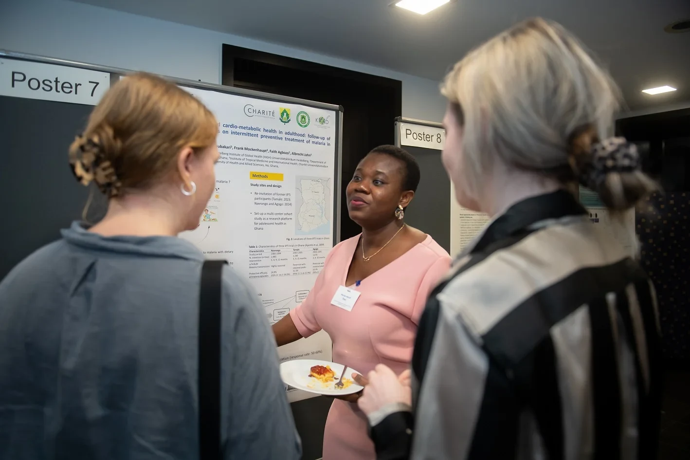 Early-career researchers like Marian Abrafi Osei from the Center for Development Research likewise had the opportunity to present their research findings in several poster pitches and, as shown here, in a general discussion at the end