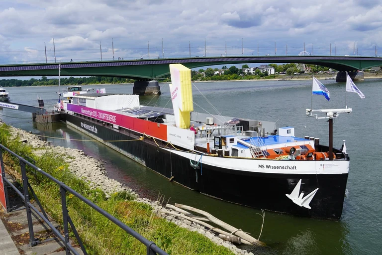 The MS Wissenschaft docked at Bonn's Brassertufer in 2025.
