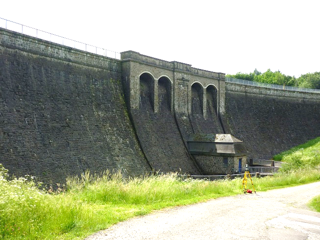 The Brucher Dam serves as one of the test objects in the new research group.