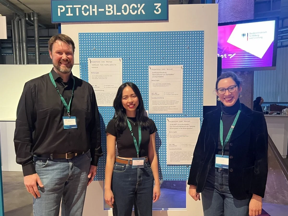 The “Winning the Future” team are delighted about their DATIpilot “Innovation Sprint” grant. From left to right: Professor Adrian Hermann, Kellynn Wee, Kathrin Fischer