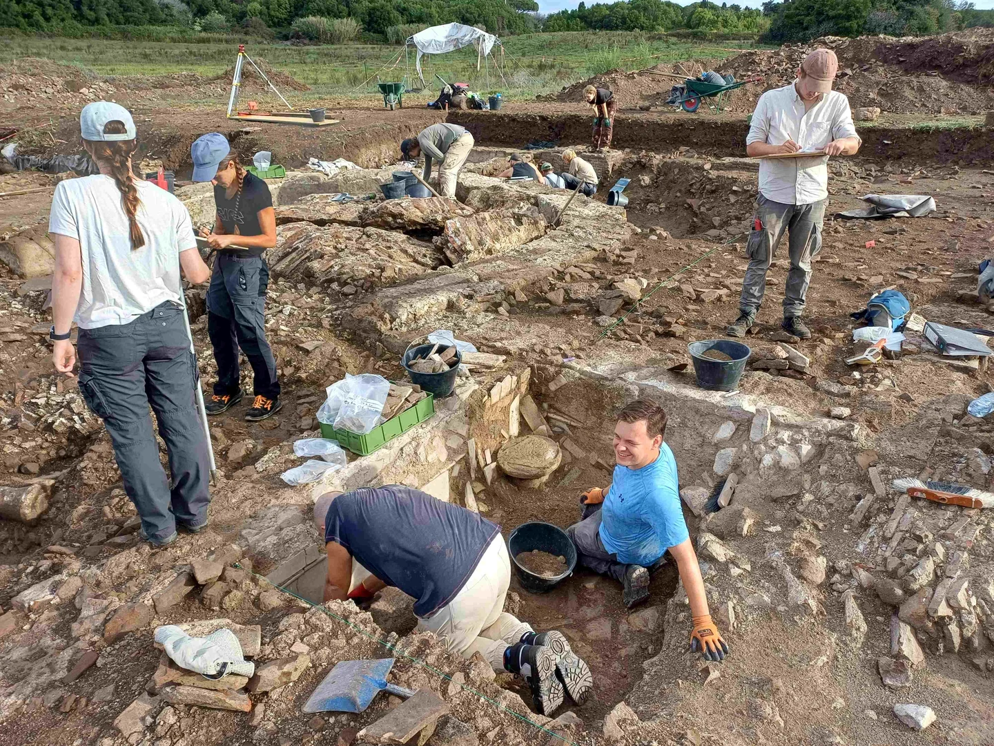 Uncovering and documenting the aula.
