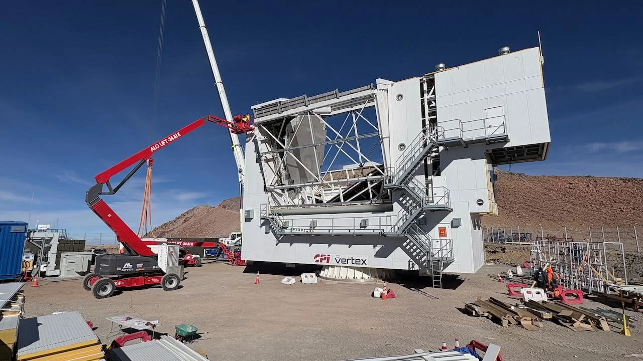 Teleskop8250-Karoumpis.webp