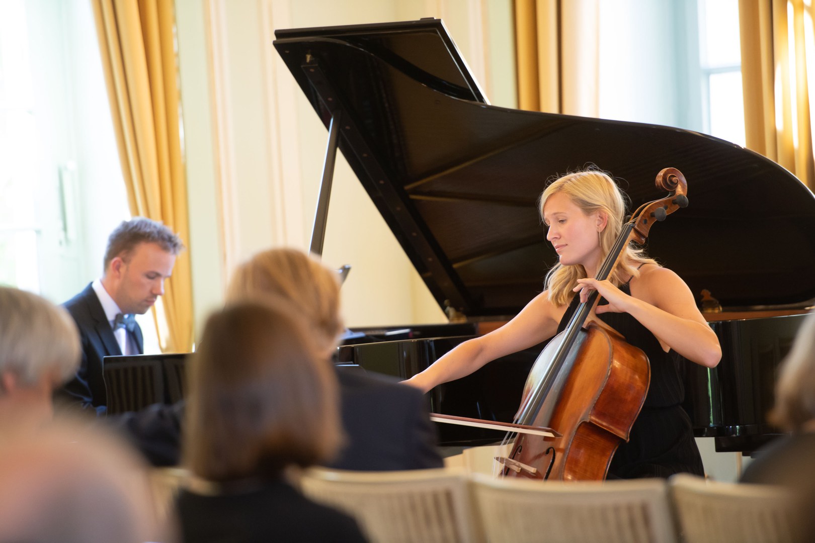 The event was musically accompanied by Max Blumenrath on piano and Ella Rohwehr on cello.