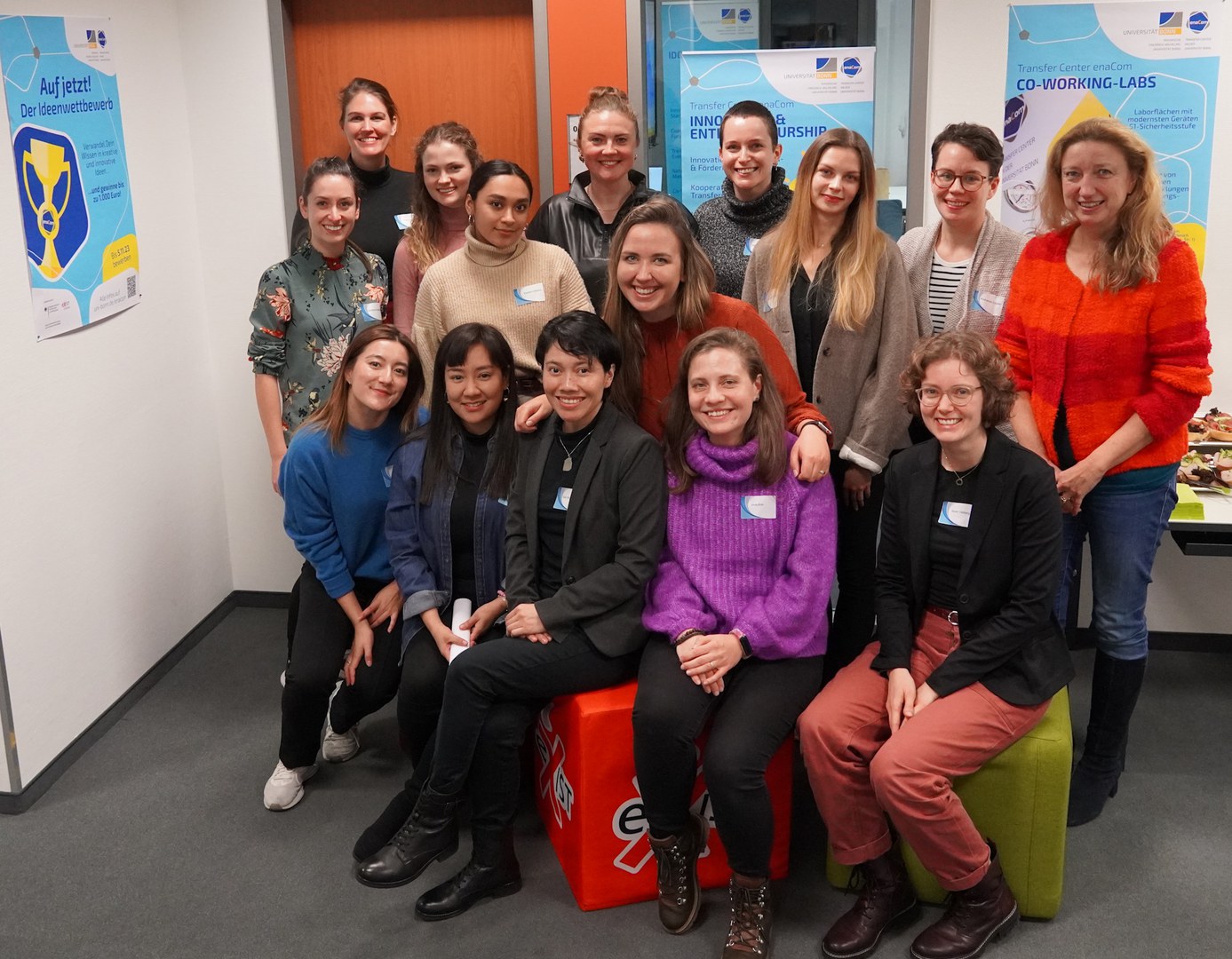 The participants of the EXIST Women program at the kick-off together with start-up consultant Anna Müller and head Sandra Speer from the Transfer Center enaCom.