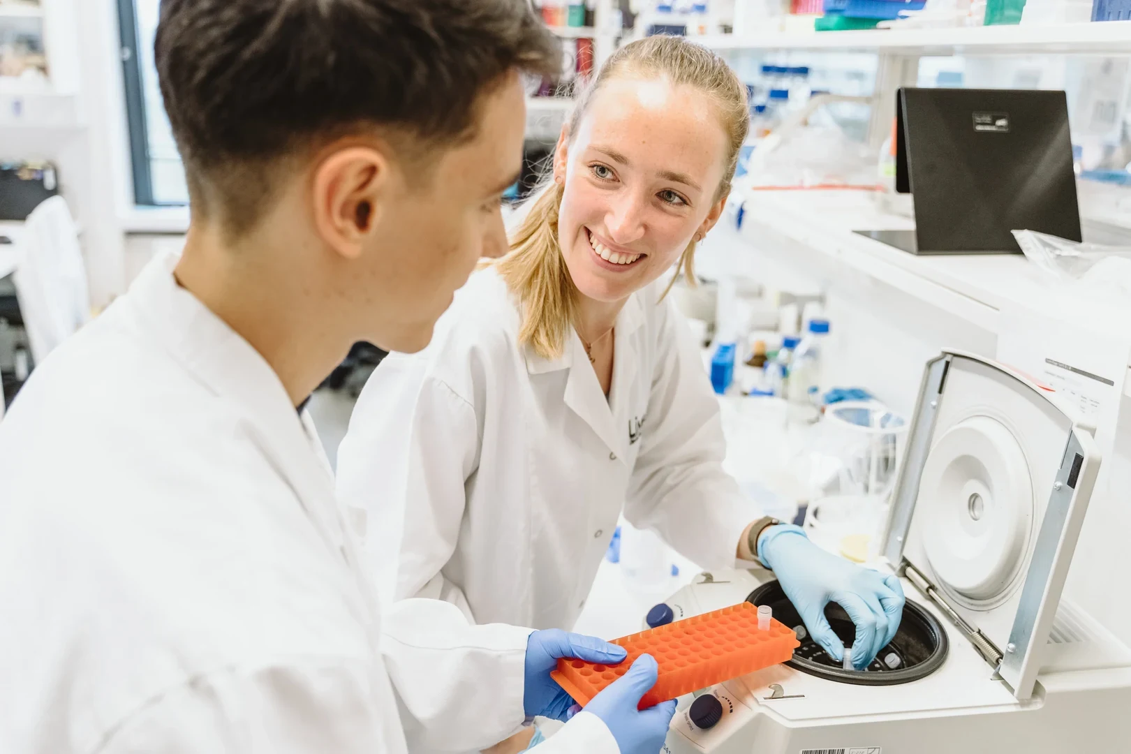 Universität und Universitätsklinikum Bonn führten im vergangenen Jahr das LEAF-Programm in ersten Pilotlaboren ein, um negative Umweltauswirkungen zu senken.