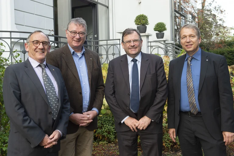 Important visitors from Melbourne