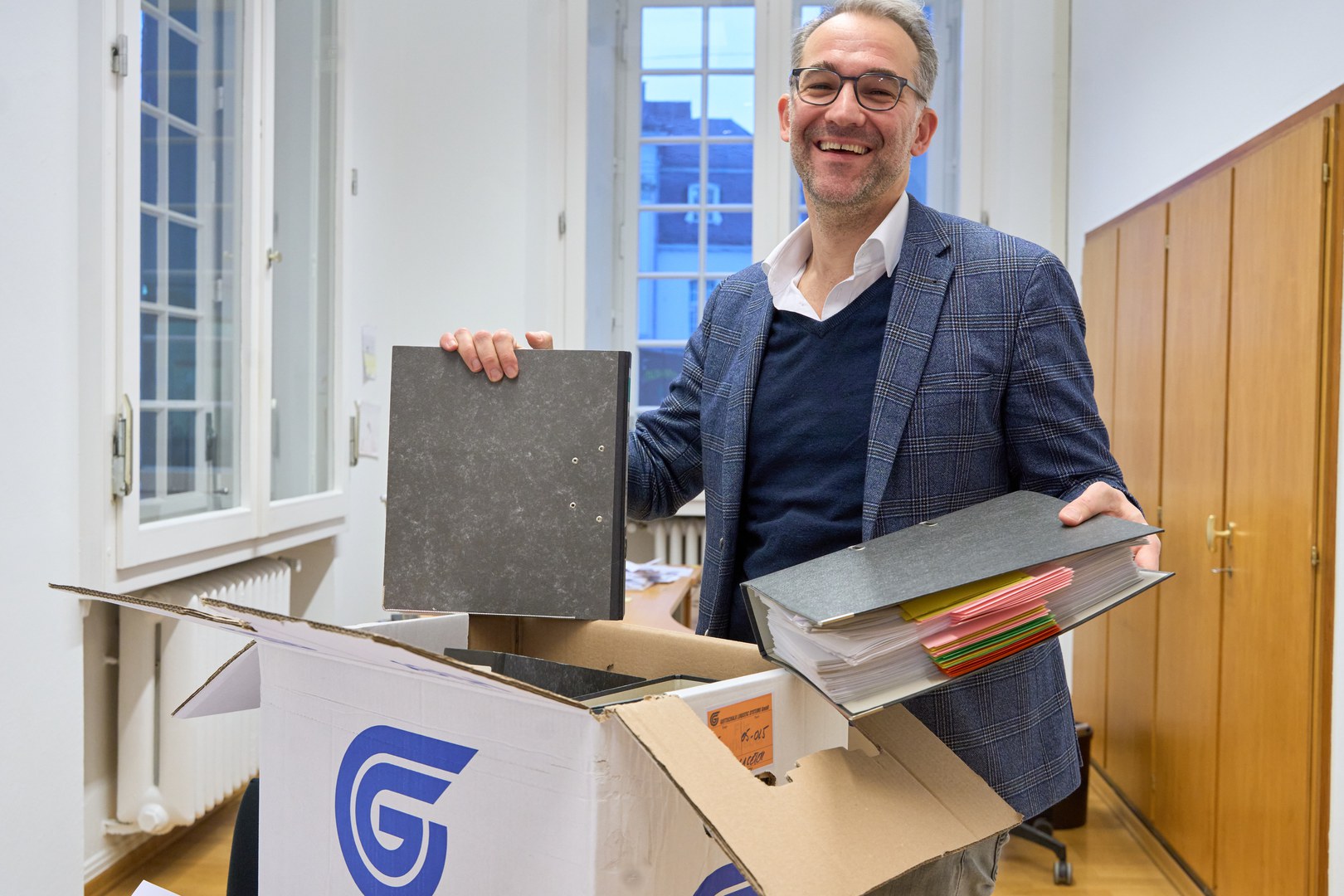 Everything has to go: Torsten Schlageter packs his things at the Old Office